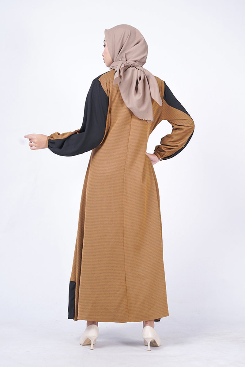 Zaira Plain Dress Busui (Sample Sale)